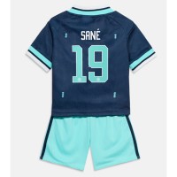 Stroje piłkarskie Niemcy Leroy Sane #19 Koszulka Wyjazdowej dla dzieci MŚ 2026 Krótki Rękaw (+ szorty)